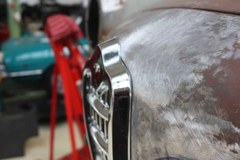 Giulietta Spider 1300 Typ 750 D Anpassen des Chroms bei bewegungs-energie.de