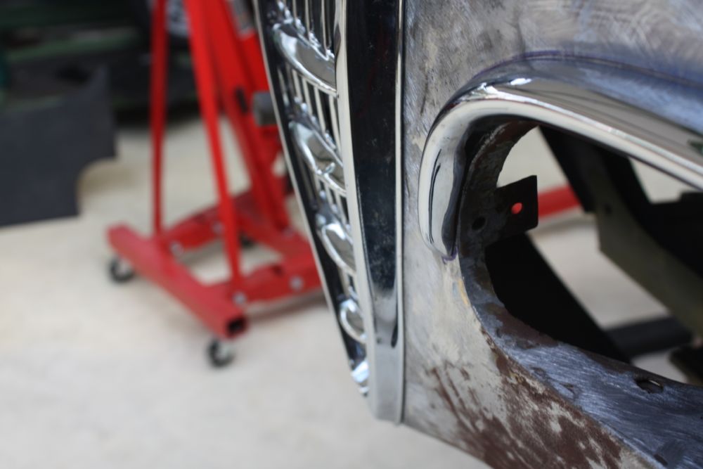 Giulietta Spider 1300 Typ 750 D Anpassen des Chroms bei bewegungs-energie.de